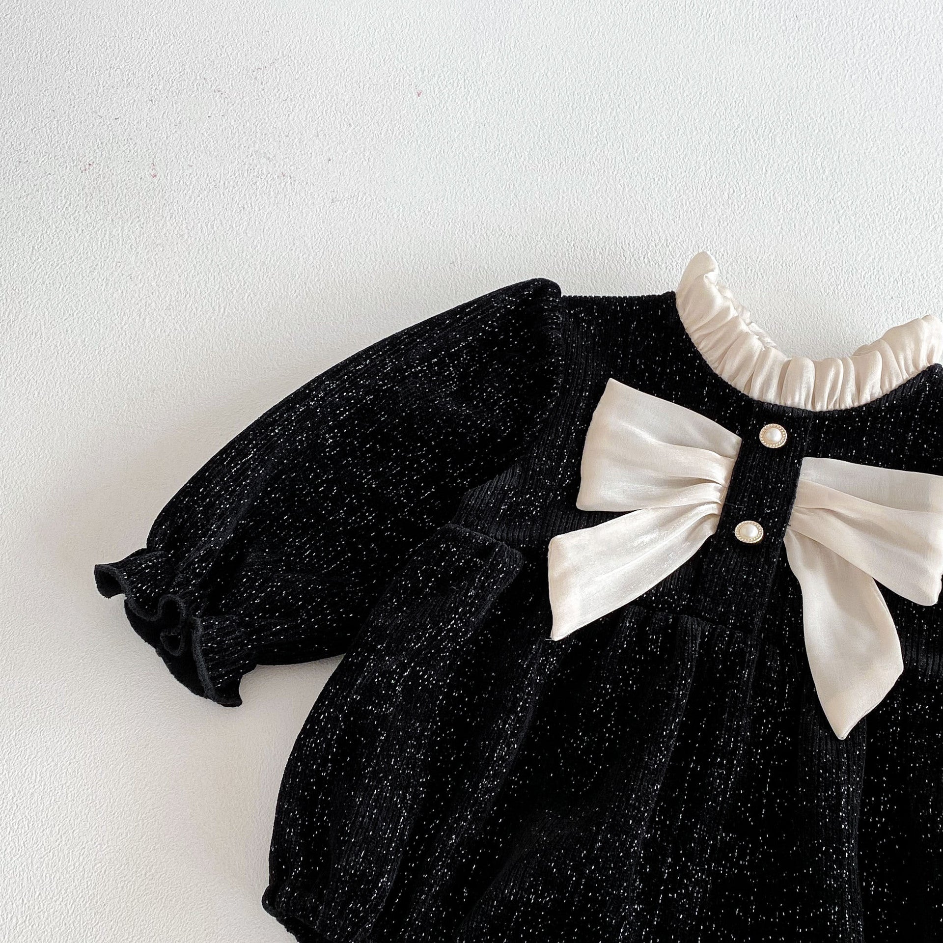 Autumn Arrival Baby Girls Long Sleeves Butterfly-bow Decorated Ruffle Neck Onesies-4